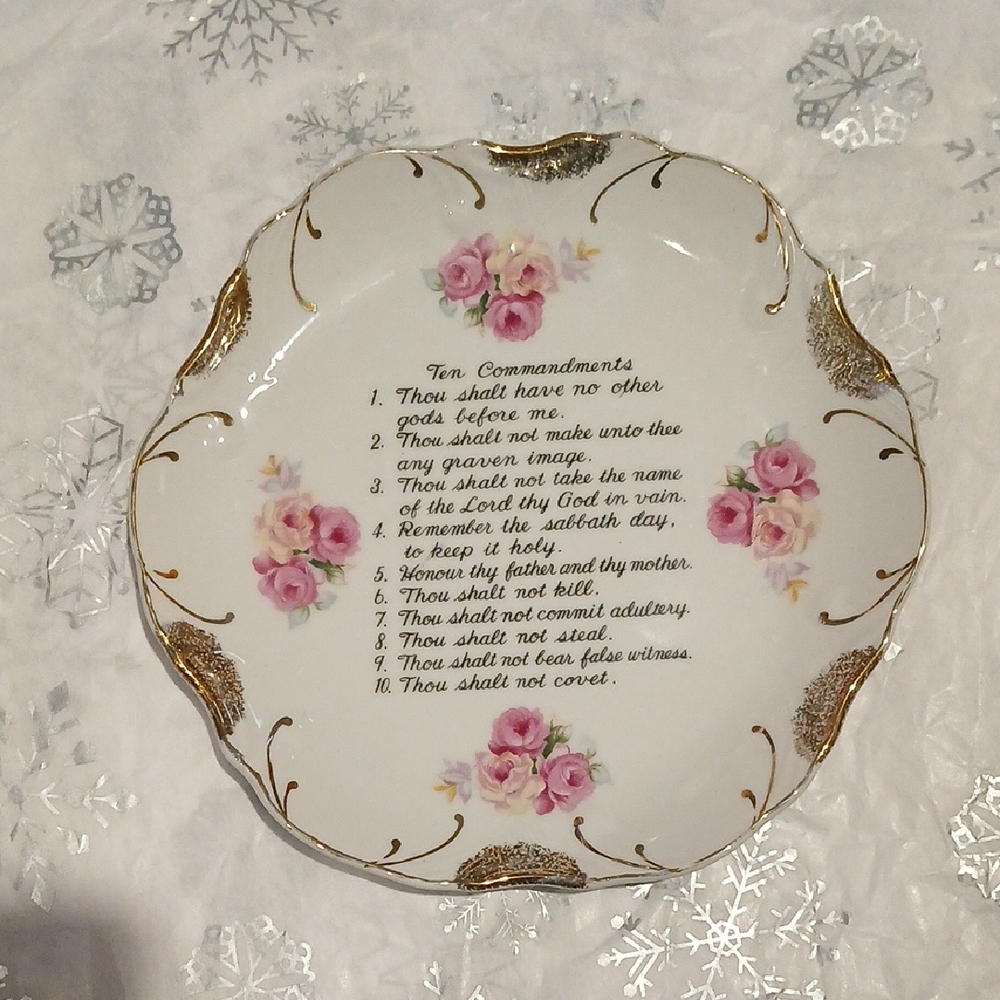 Floral Decorative Plate with 18k Gold Trim